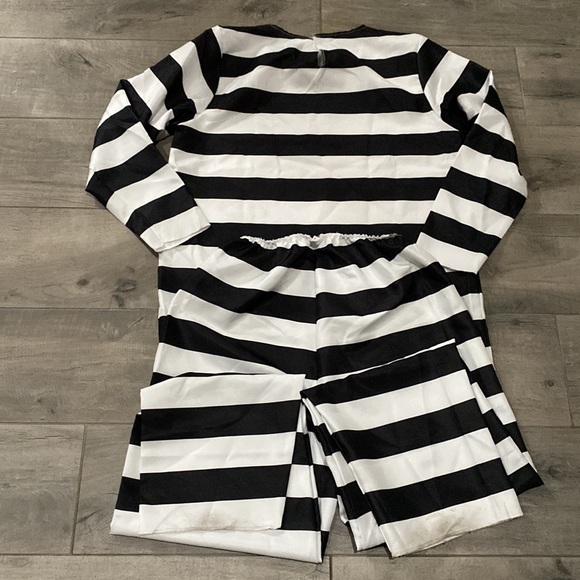 Spirit Halloween Jail costume size S/M - Picture 4 of 4